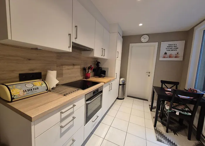 Be Happy At Apartman